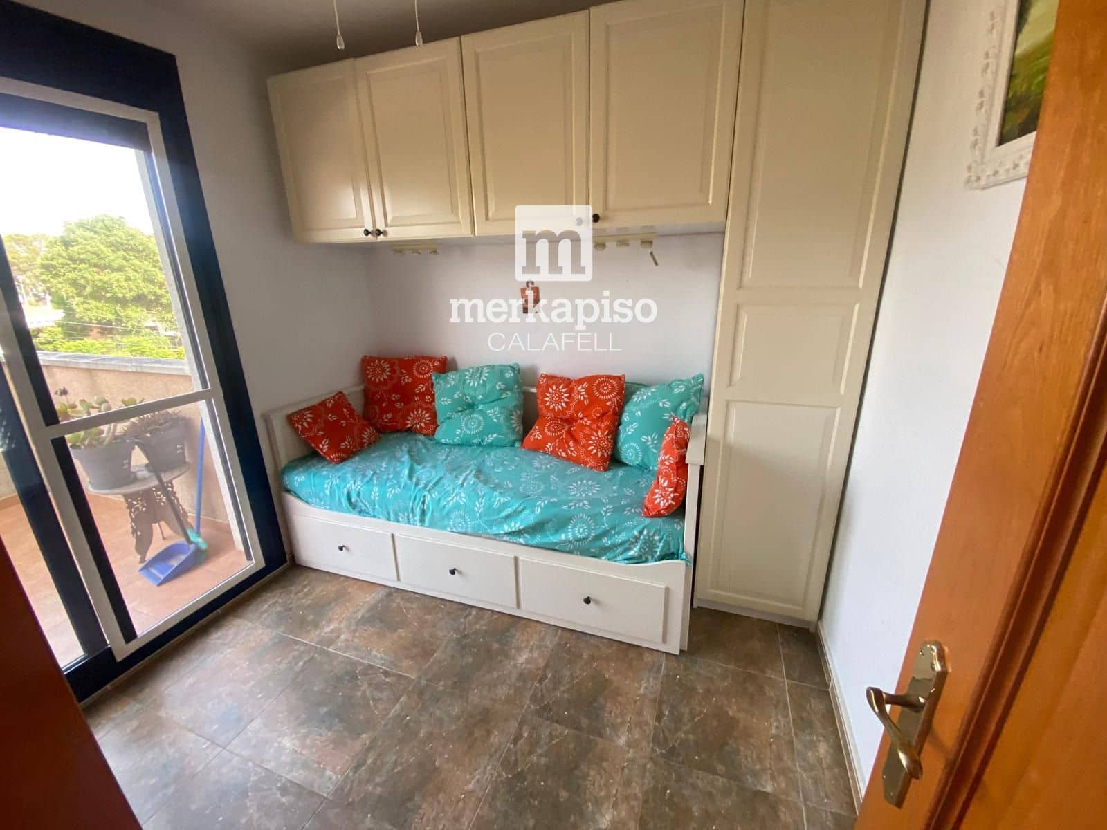 4 bedroom Townhouse for rent in Calafell with garage - € 1,100 (Ref: 9883863)