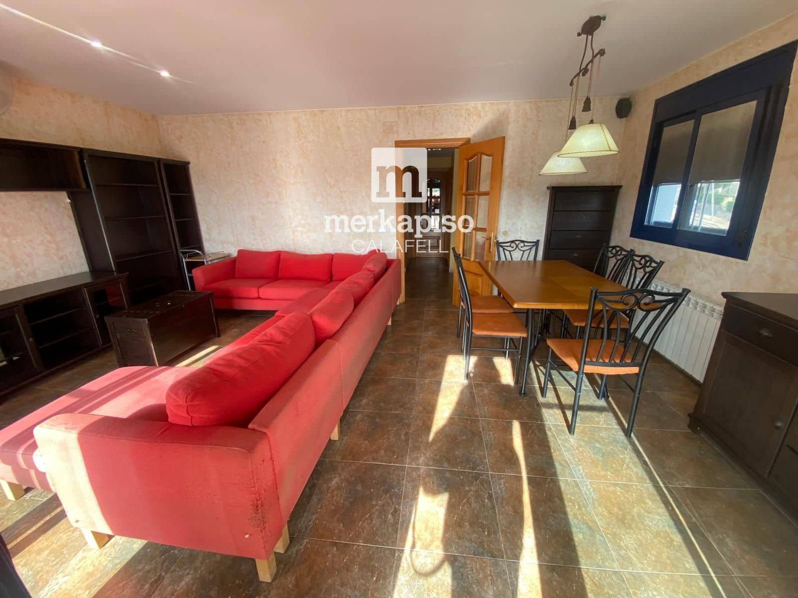 4 bedroom Townhouse for rent in Calafell with garage - € 1,100 (Ref: 9883863)