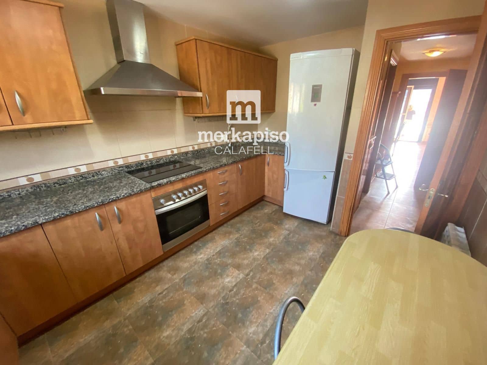 4 bedroom Townhouse for rent in Calafell with garage - € 1,100 (Ref: 9883863)