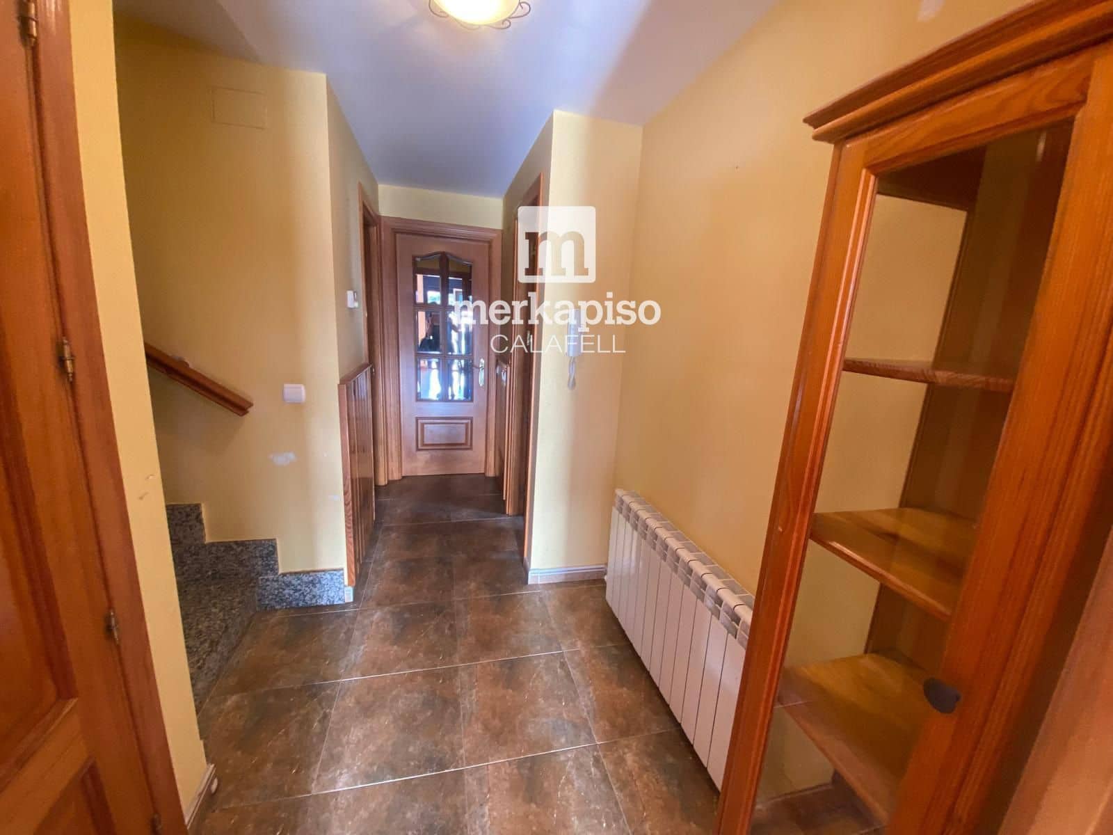 4 bedroom Townhouse for rent in Calafell with garage - € 1,100 (Ref: 9883863)