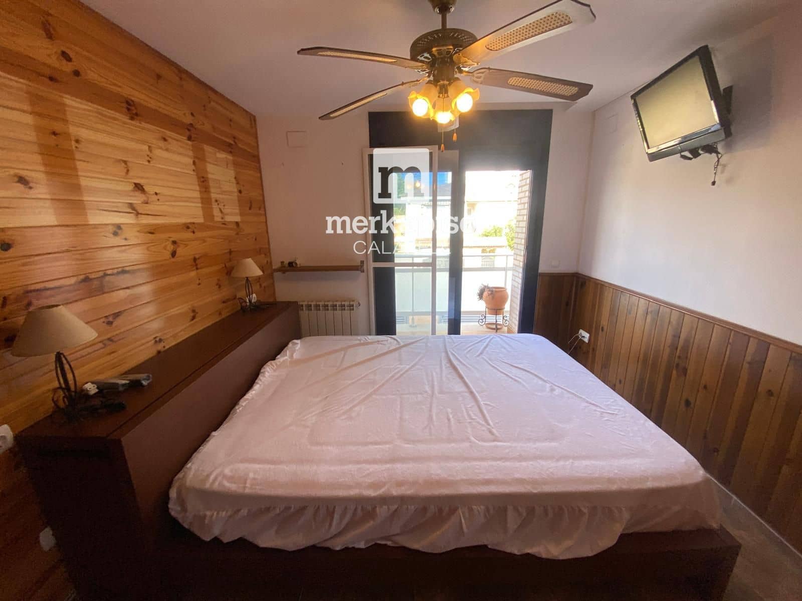4 bedroom Townhouse for rent in Calafell with garage - € 1,100 (Ref: 9883863)
