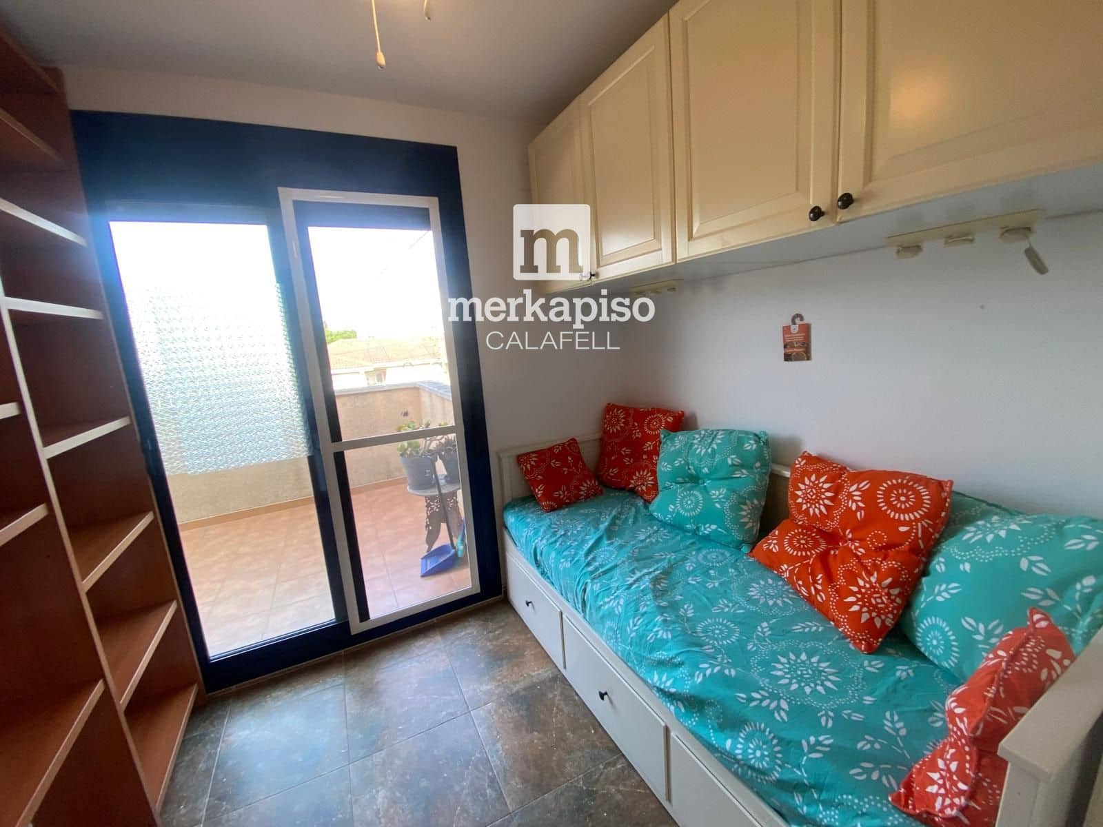 4 bedroom Townhouse for rent in Calafell with garage - € 1,100 (Ref: 9883863)