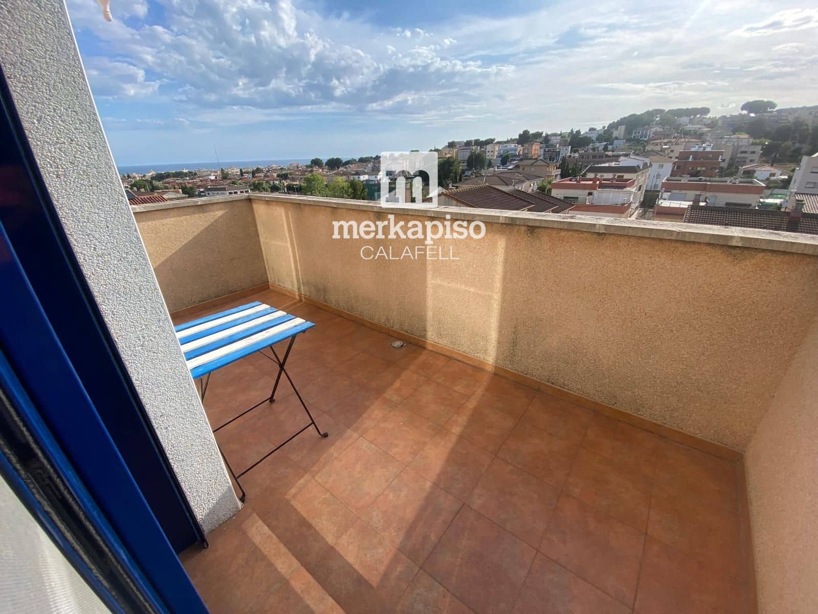 4 bedroom Townhouse for rent in Calafell with garage - € 1,100 (Ref: 9883863)