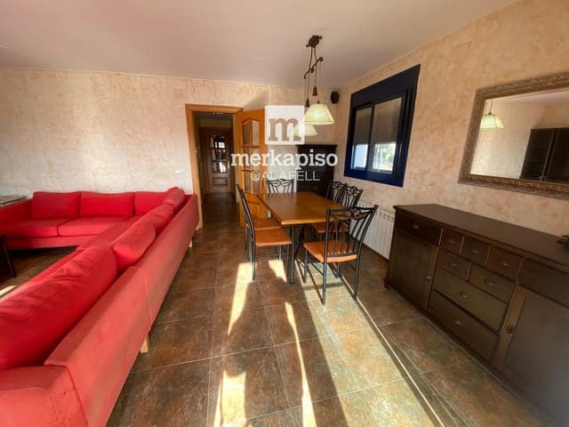 4 bedroom Townhouse for rent in Calafell with garage - € 1,100 (Ref: 9883863)