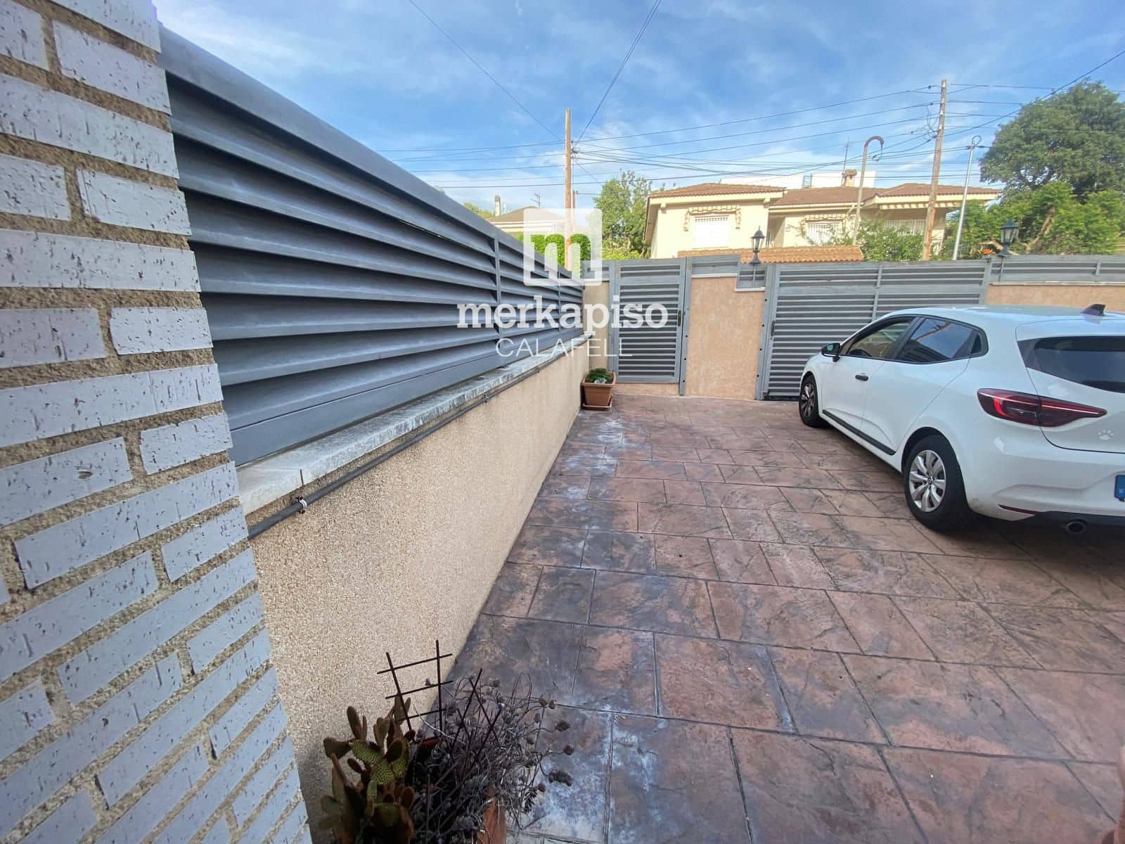 4 bedroom Townhouse for rent in Calafell with garage - € 1,100 (Ref: 9883863)