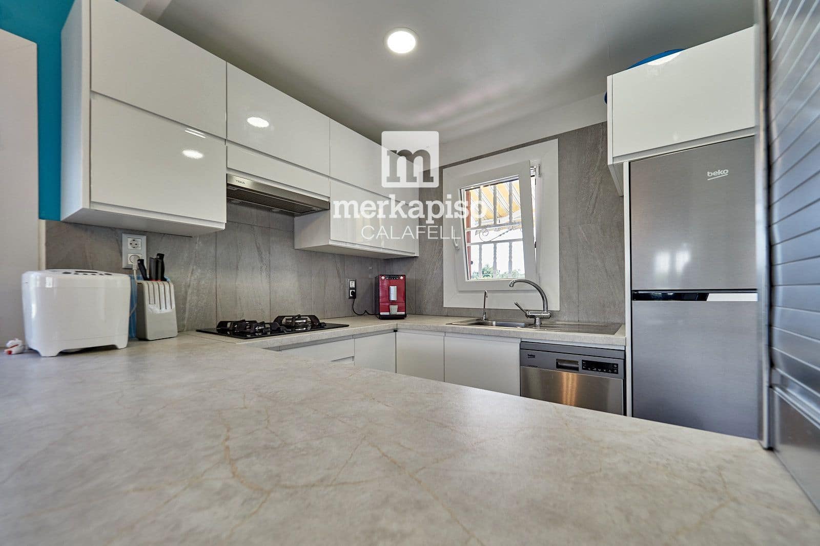2 sypialnia Willa na sprzedaż w El Vendrell z basenem garażem - 250 000 € (Ref: 9894961)