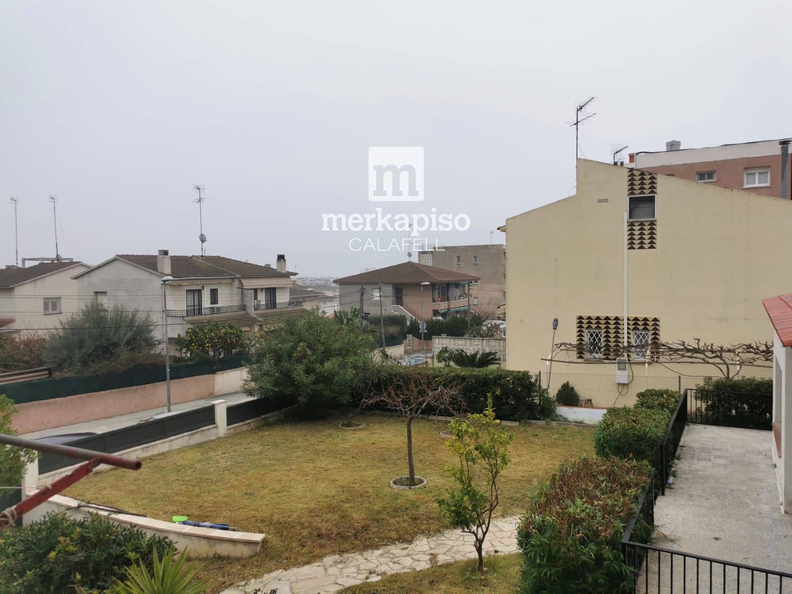 2 bedroom Flat for sale in Cunit with garage - € 138,000 (Ref: 9902132)