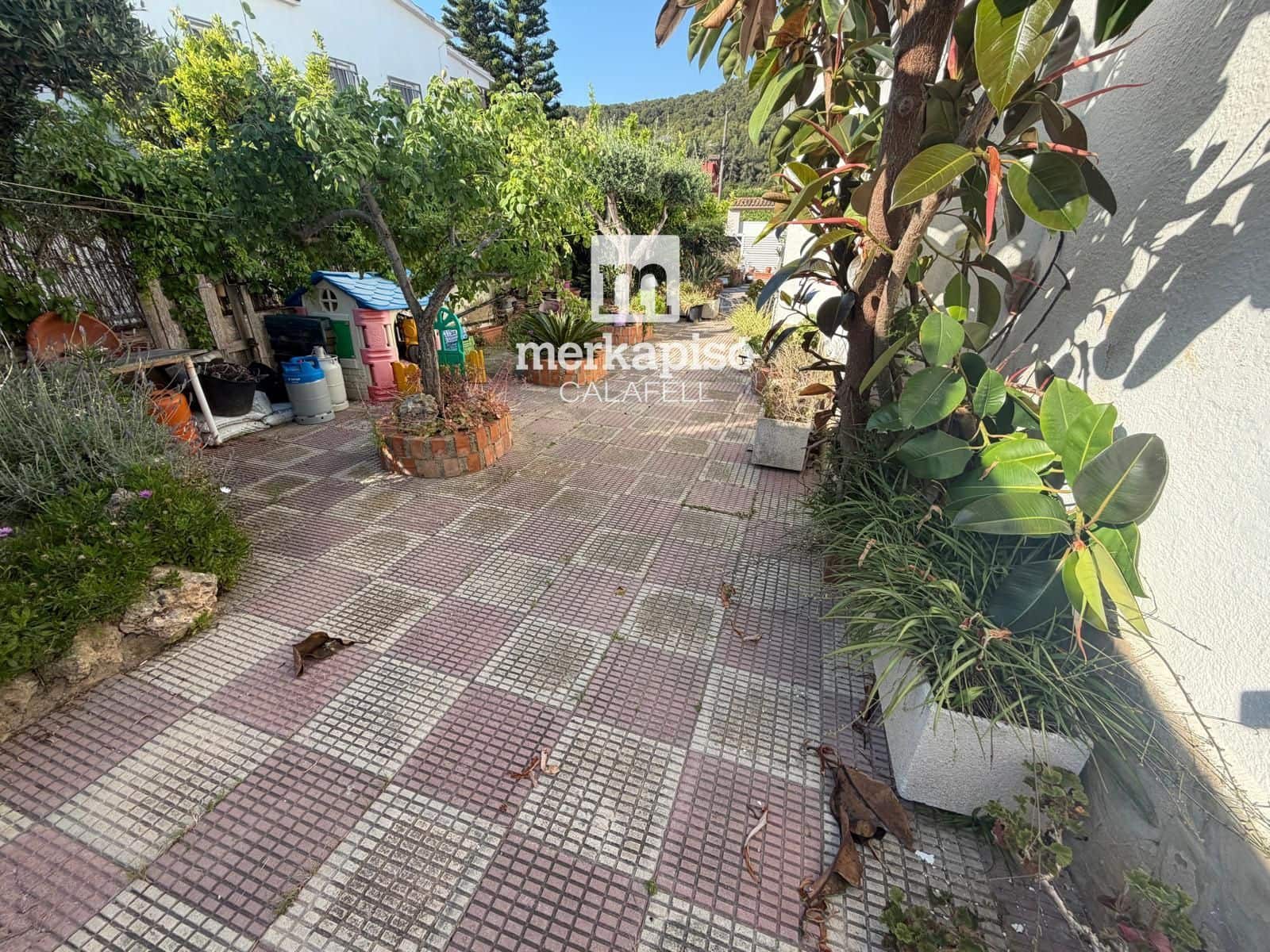Chalet de 4 habitaciones en Calafell en venta con piscina garaje - 255.000 € (Ref: 9902133)