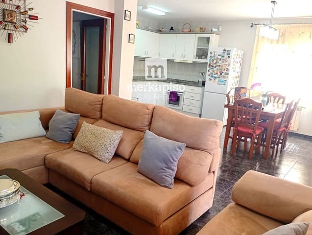 4 bedroom Villa for sale in Castellet i la Gornal - € 293,552 (Ref: 9911763)