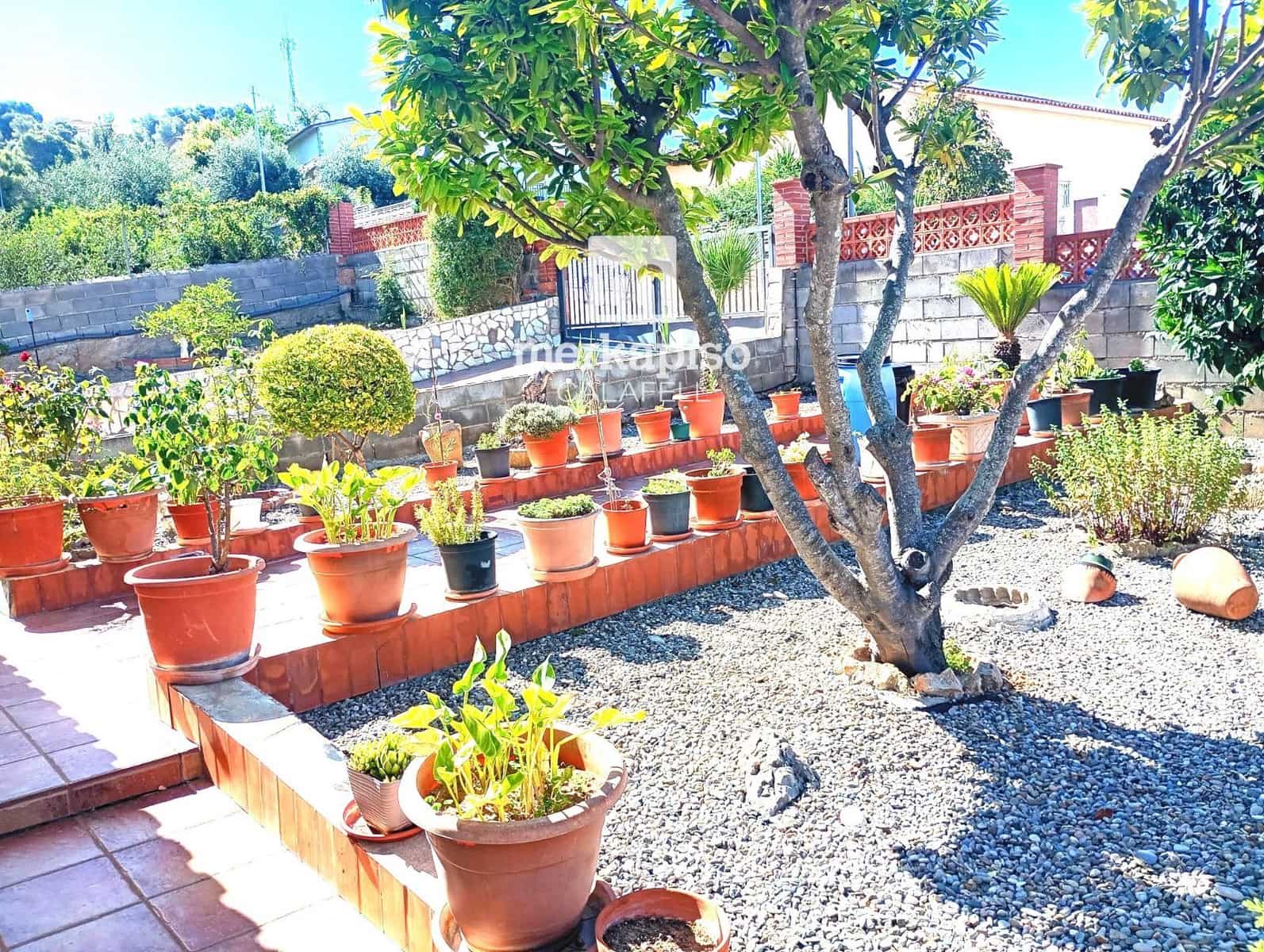 4 slaapkamer Villa te koop in Castellet i la Gornal - € 293.552 (Ref: 9911763)