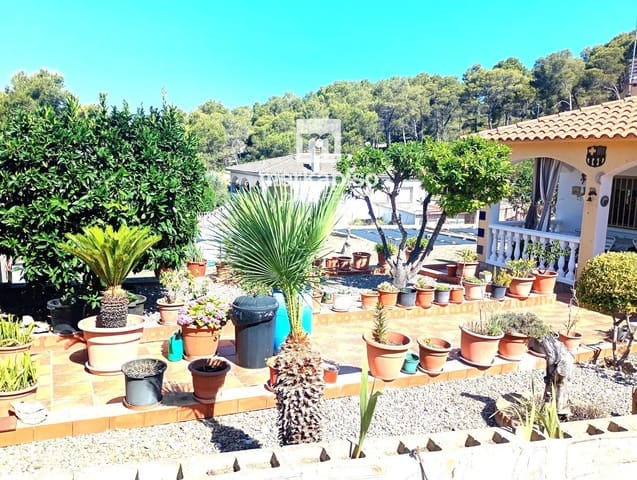 4 bedroom Villa for sale in Castellet i la Gornal - € 293,552 (Ref: 9911763)