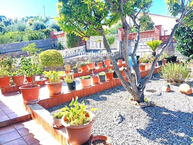 4 bedroom Villa for sale in Castellet i la Gornal - € 293,552 (Ref: 9911763)