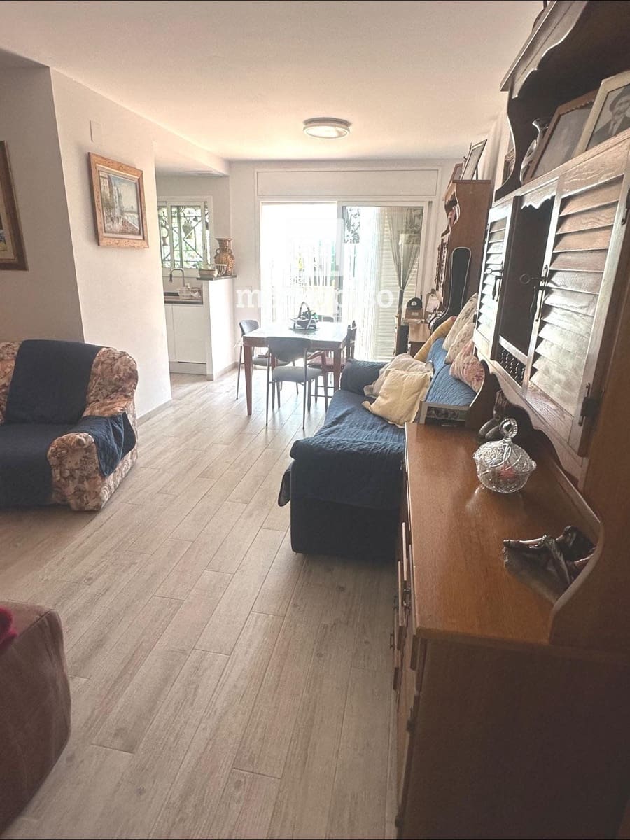 3 bedroom Flat for sale in Segur de Calafell - € 275,000 (Ref: 9918800)