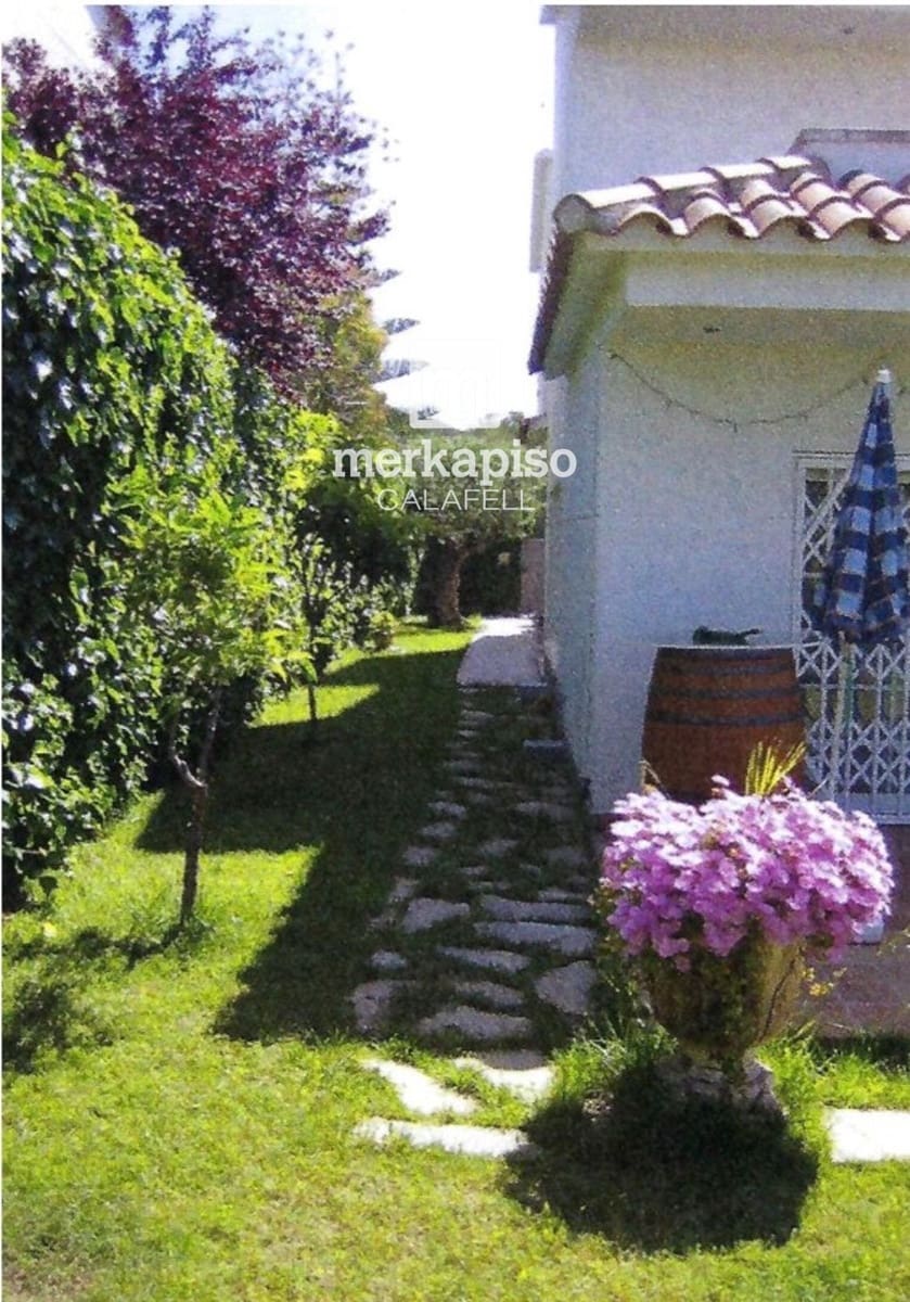 5 soveværelse Villa til salg i Calafell med garage - € 625.000 (Ref: 9944354)
