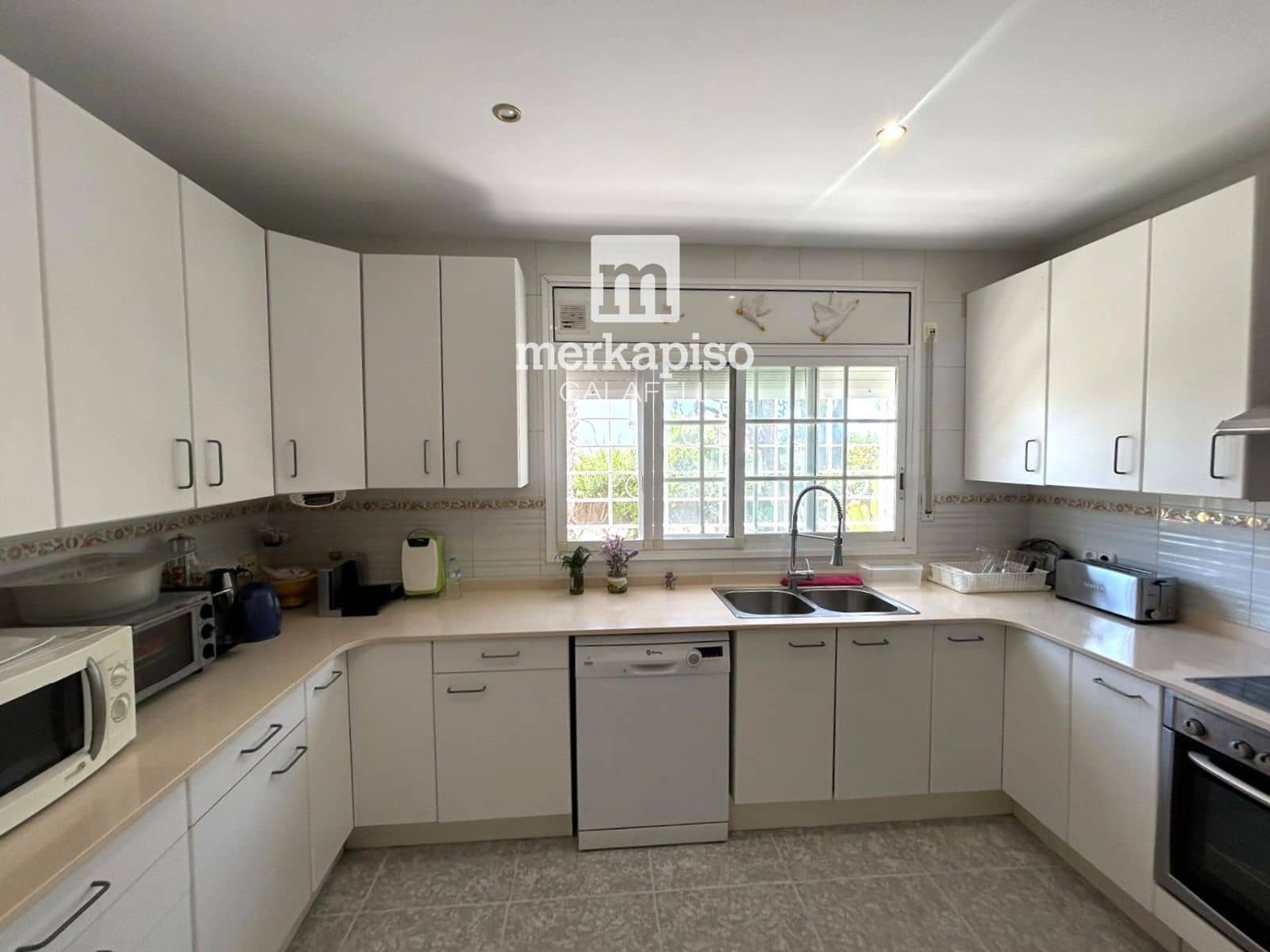 5 soveværelse Villa til salg i Calafell med garage - € 625.000 (Ref: 9944354)