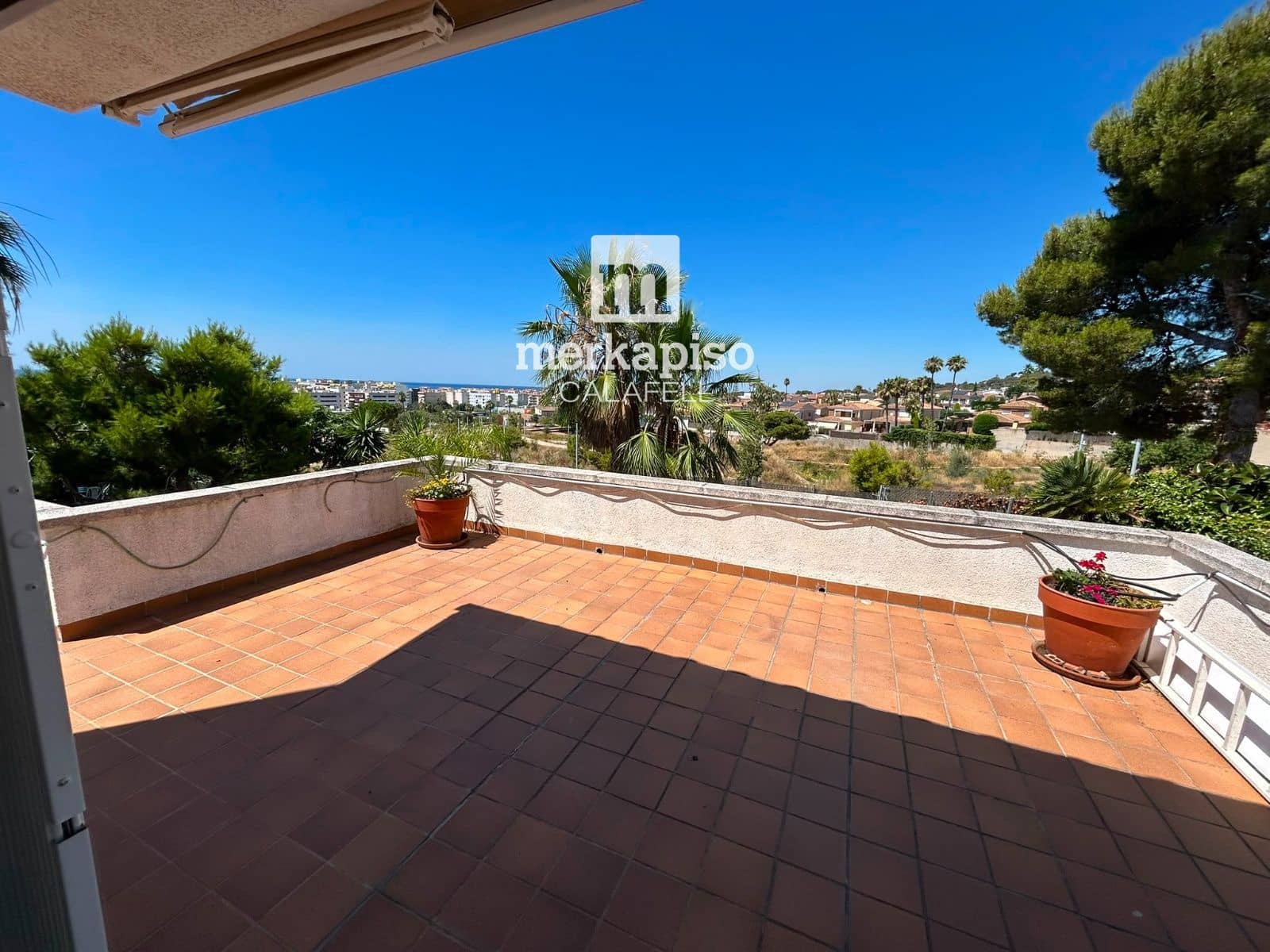 5 soveværelse Villa til salg i Calafell med garage - € 625.000 (Ref: 9944354)
