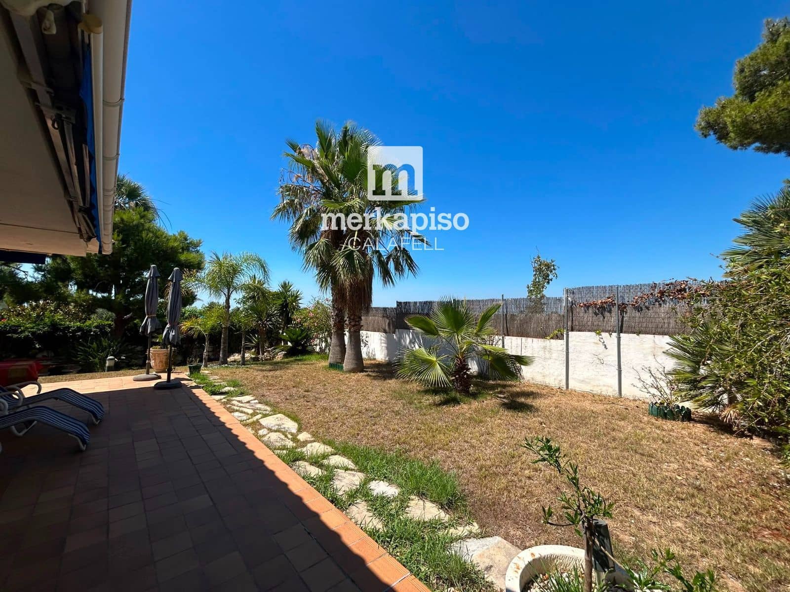 5 soveværelse Villa til salg i Calafell med garage - € 625.000 (Ref: 9944354)