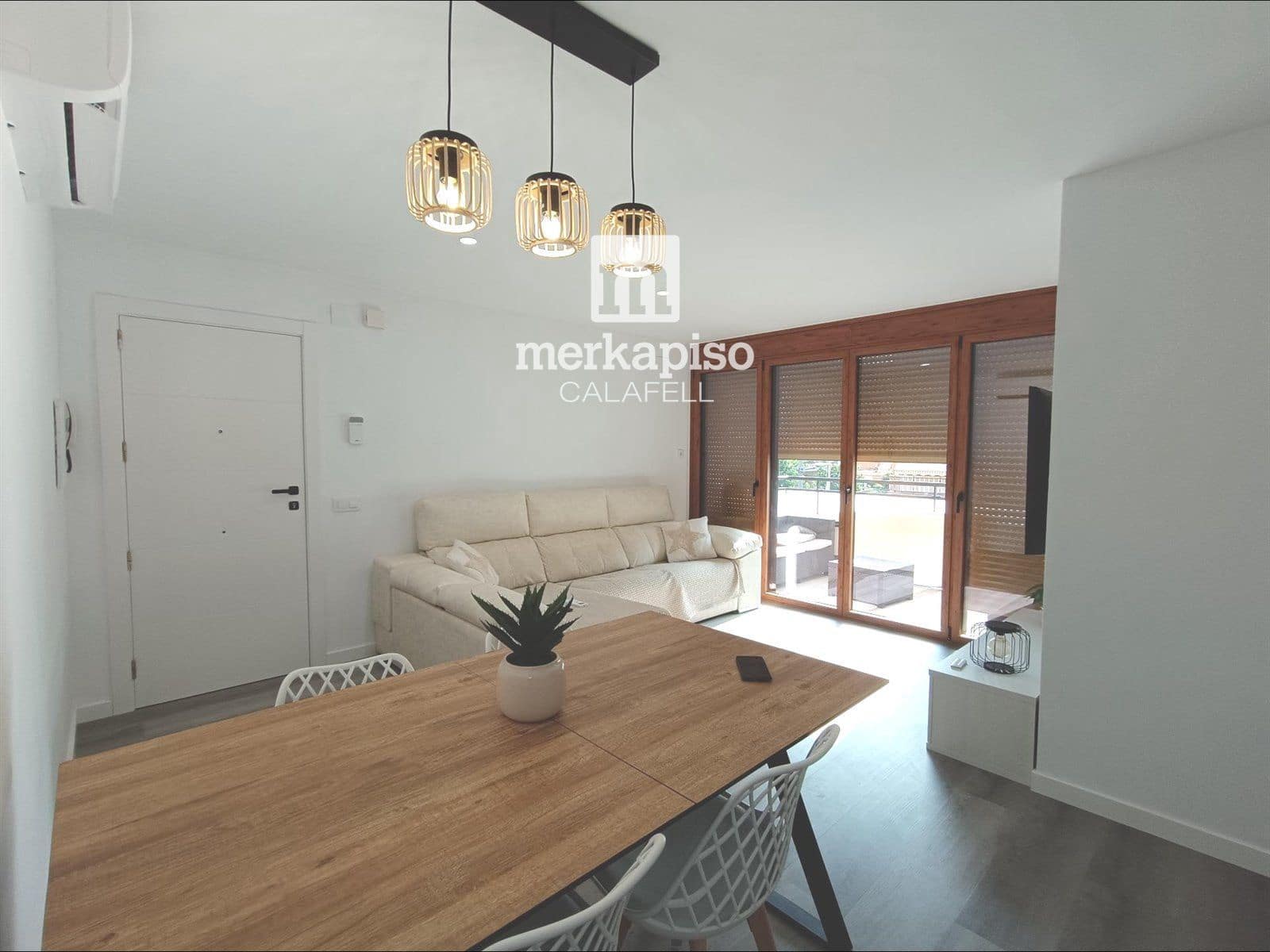 3 quarto Apartamento para arrendar em Segur de Calafell - 900 € (Ref: 9958570)