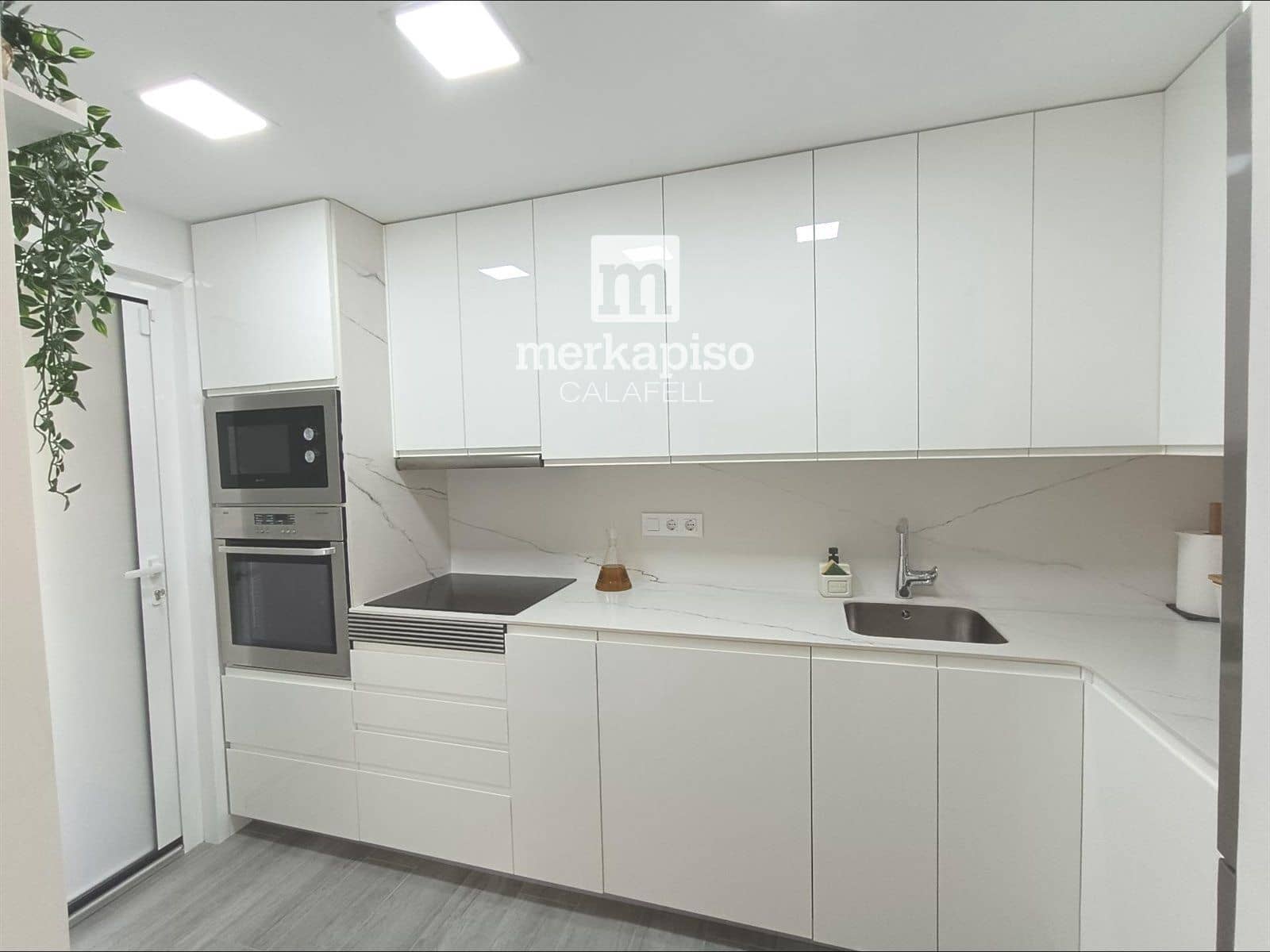 3 quarto Apartamento para arrendar em Segur de Calafell - 900 € (Ref: 9958570)