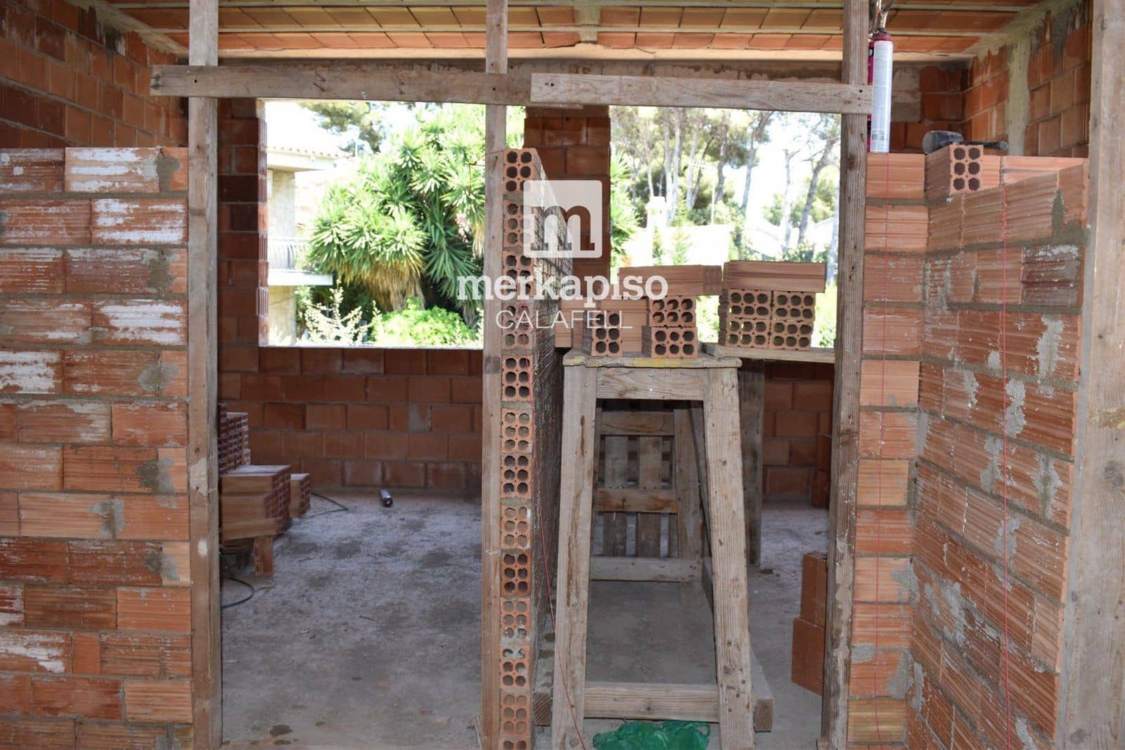 4 bedroom Townhouse for sale in Segur de Calafell with pool - € 490,000 (Ref: 9965728)