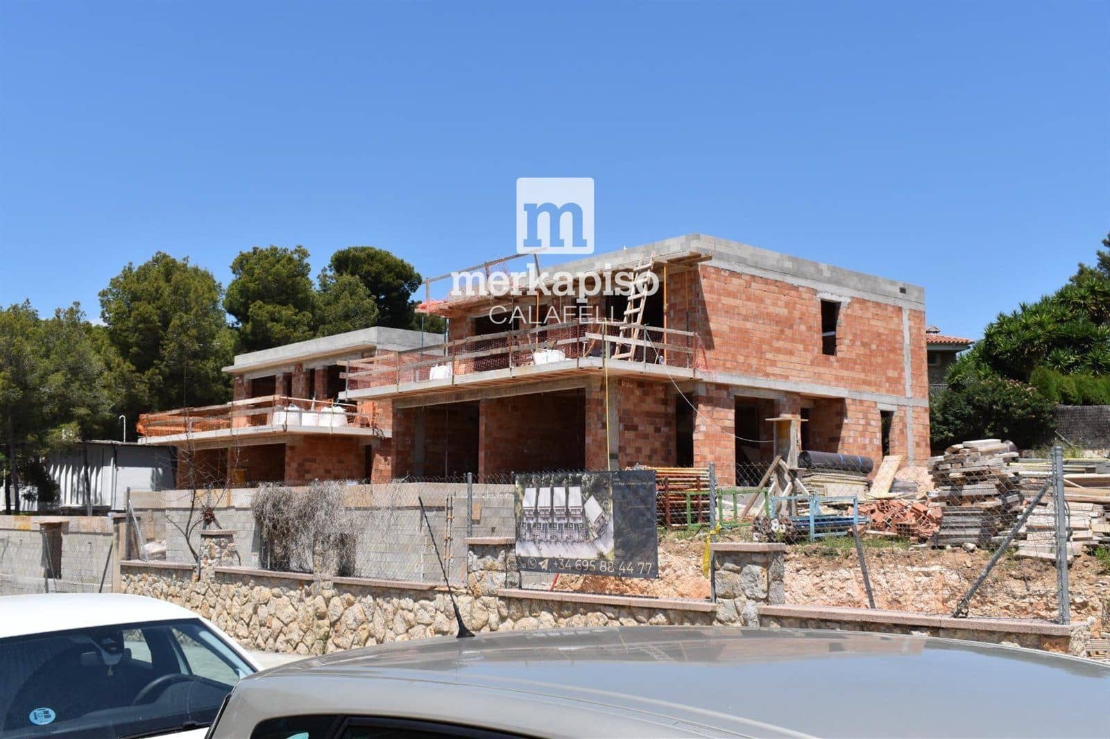 4 bedroom Townhouse for sale in Segur de Calafell with pool - € 490,000 (Ref: 9965728)
