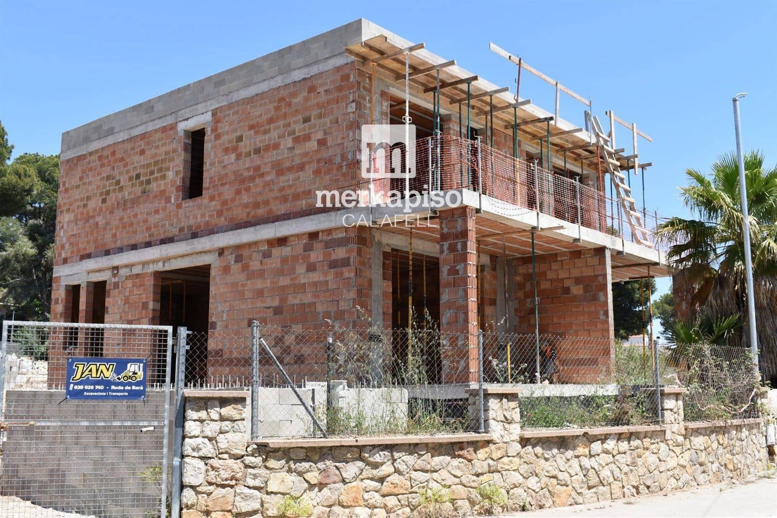 4 bedroom Townhouse for sale in Segur de Calafell with pool - € 490,000 (Ref: 9965728)