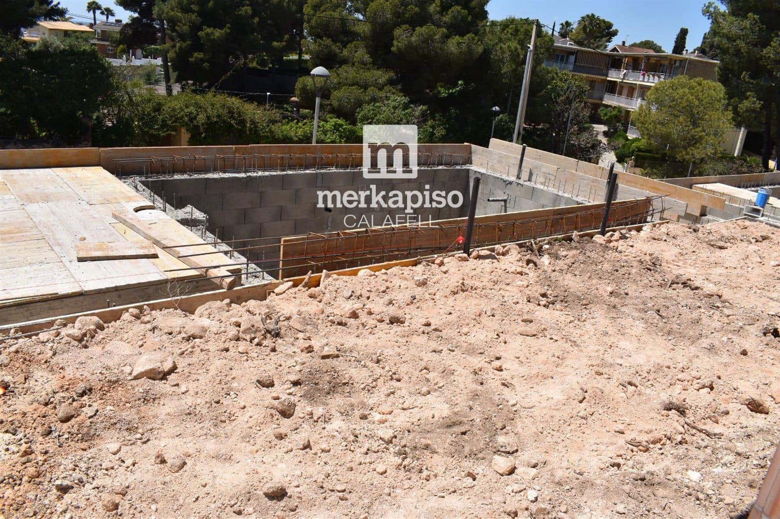 4 bedroom Townhouse for sale in Segur de Calafell with pool - € 490,000 (Ref: 9965728)