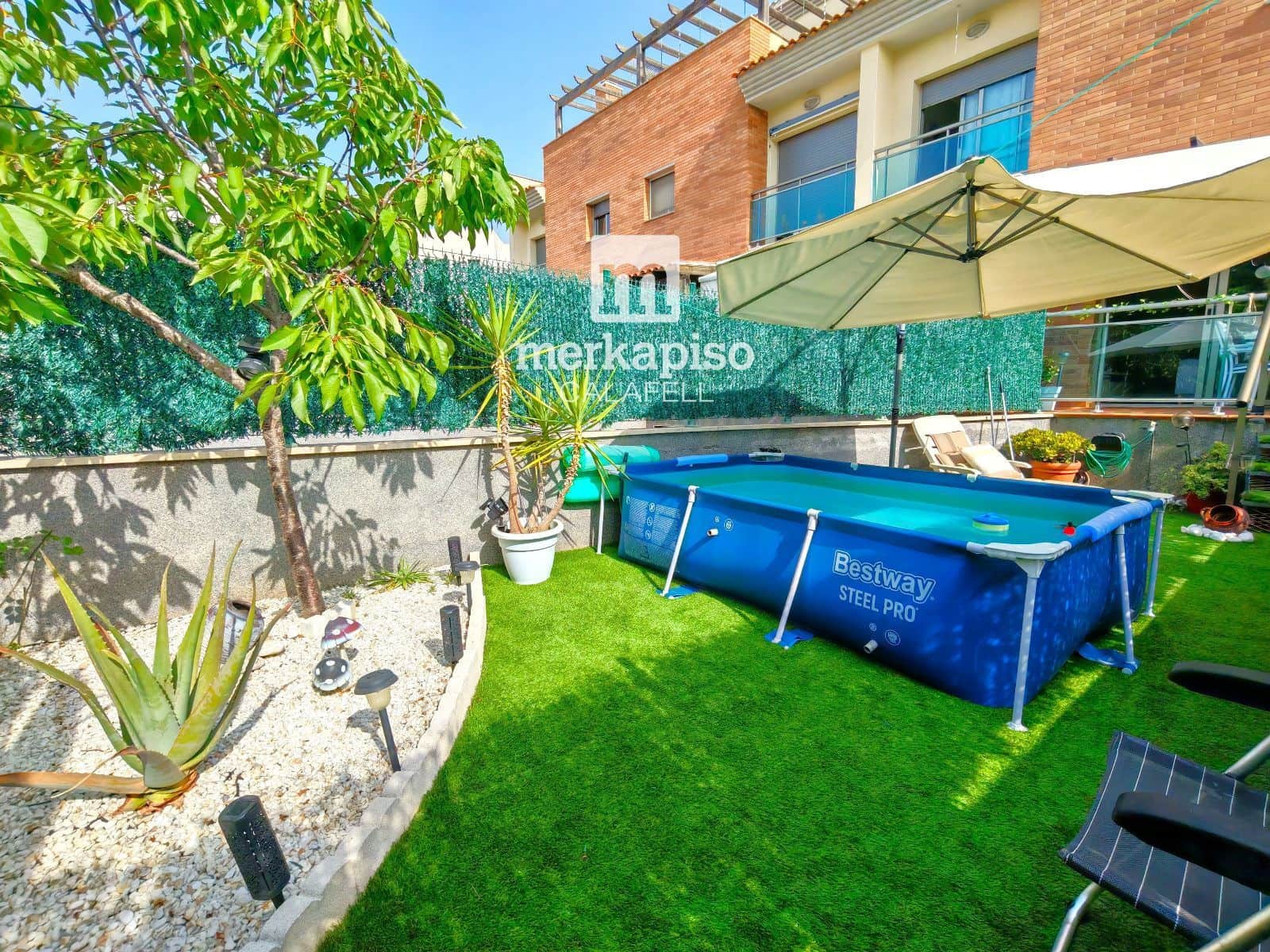 4 bedroom Townhouse for sale in El Vendrell with garage - € 347,000 (Ref: 9969083)