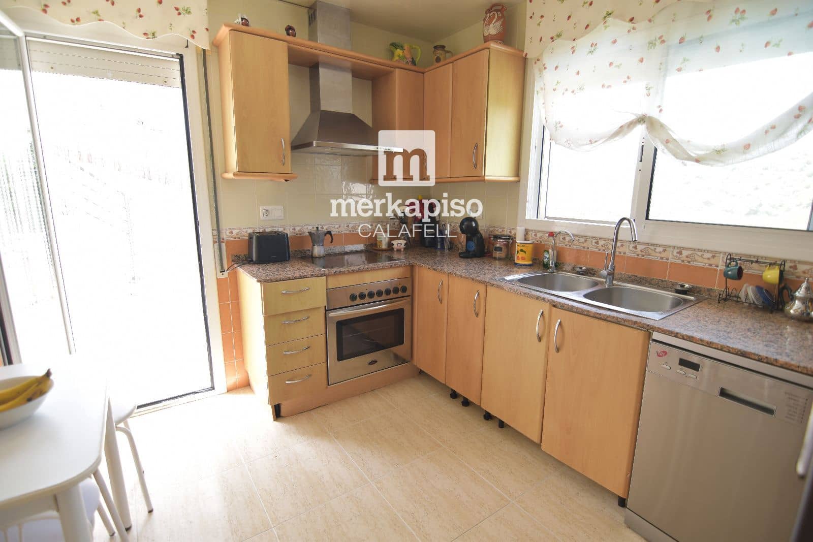 Casa de 3 habitaciones en Roda de Barà en venta con piscina garaje - 298.000 € (Ref: 9976580)