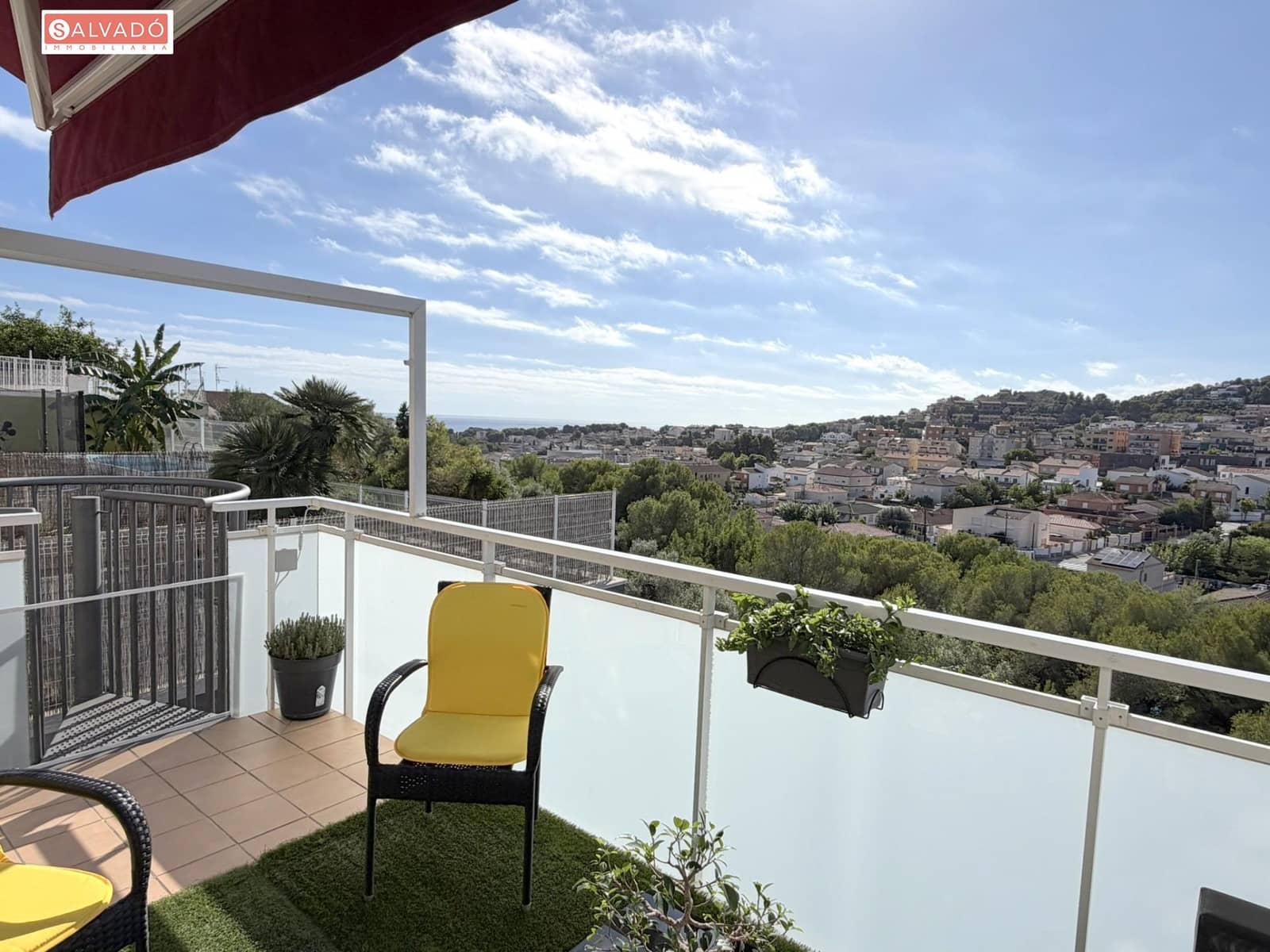 3 chambre Villa/Maison Mitoyenne à vendre à Segur de Calafell avec piscine garage - 398 000 € (Ref: 10100171)