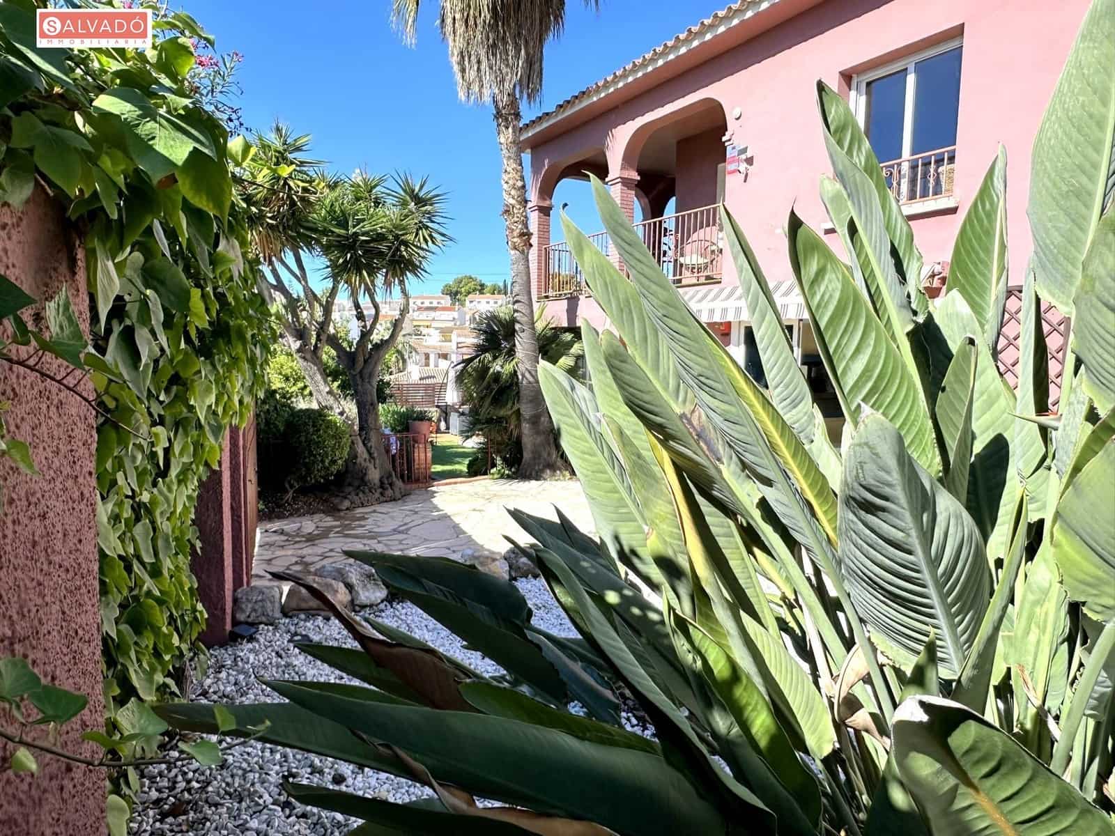 6 soverom Villa til salgs i Cunit med svømmebasseng - € 489 000 (Ref: 10157968)