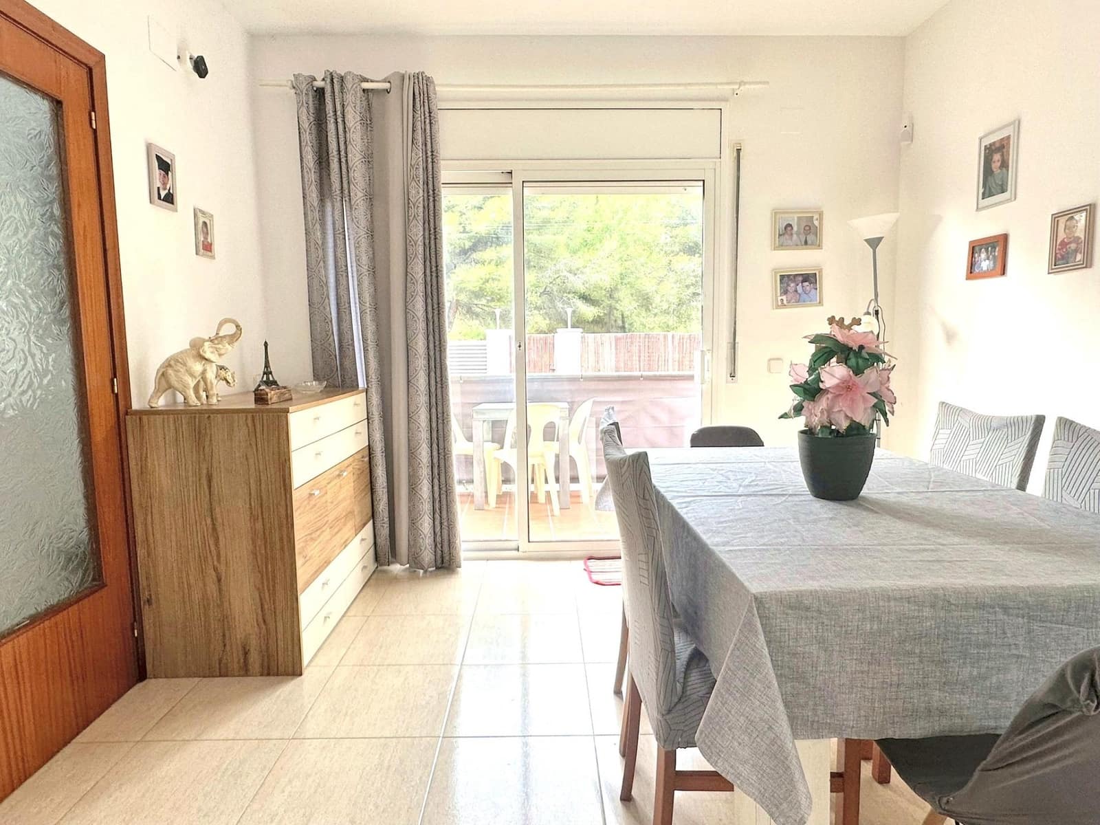 4 bedroom Flat for sale in Segur de Calafell with garage - € 360,000 (Ref: 10168467)