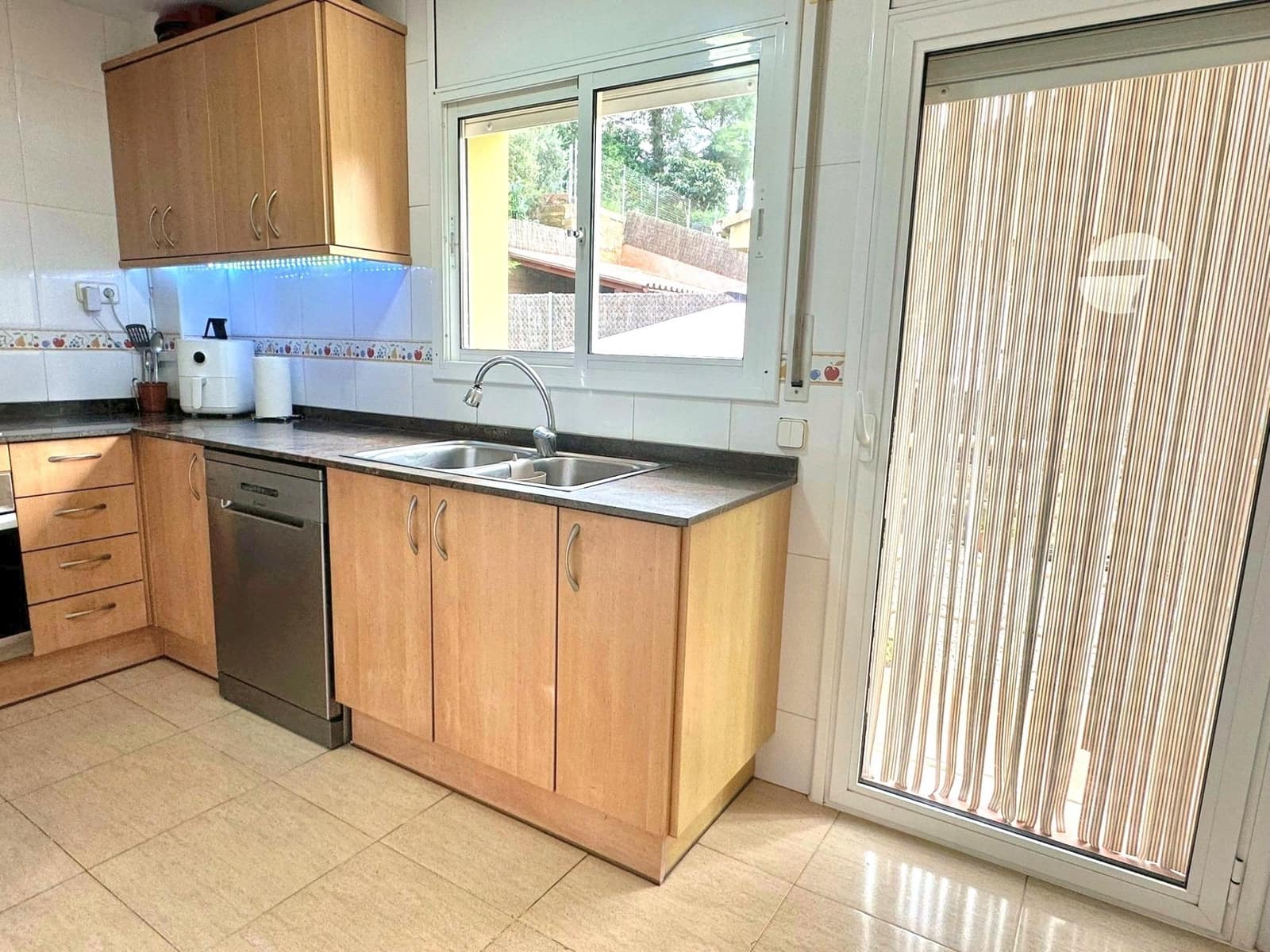 4 bedroom Flat for sale in Segur de Calafell with garage - € 360,000 (Ref: 10168467)