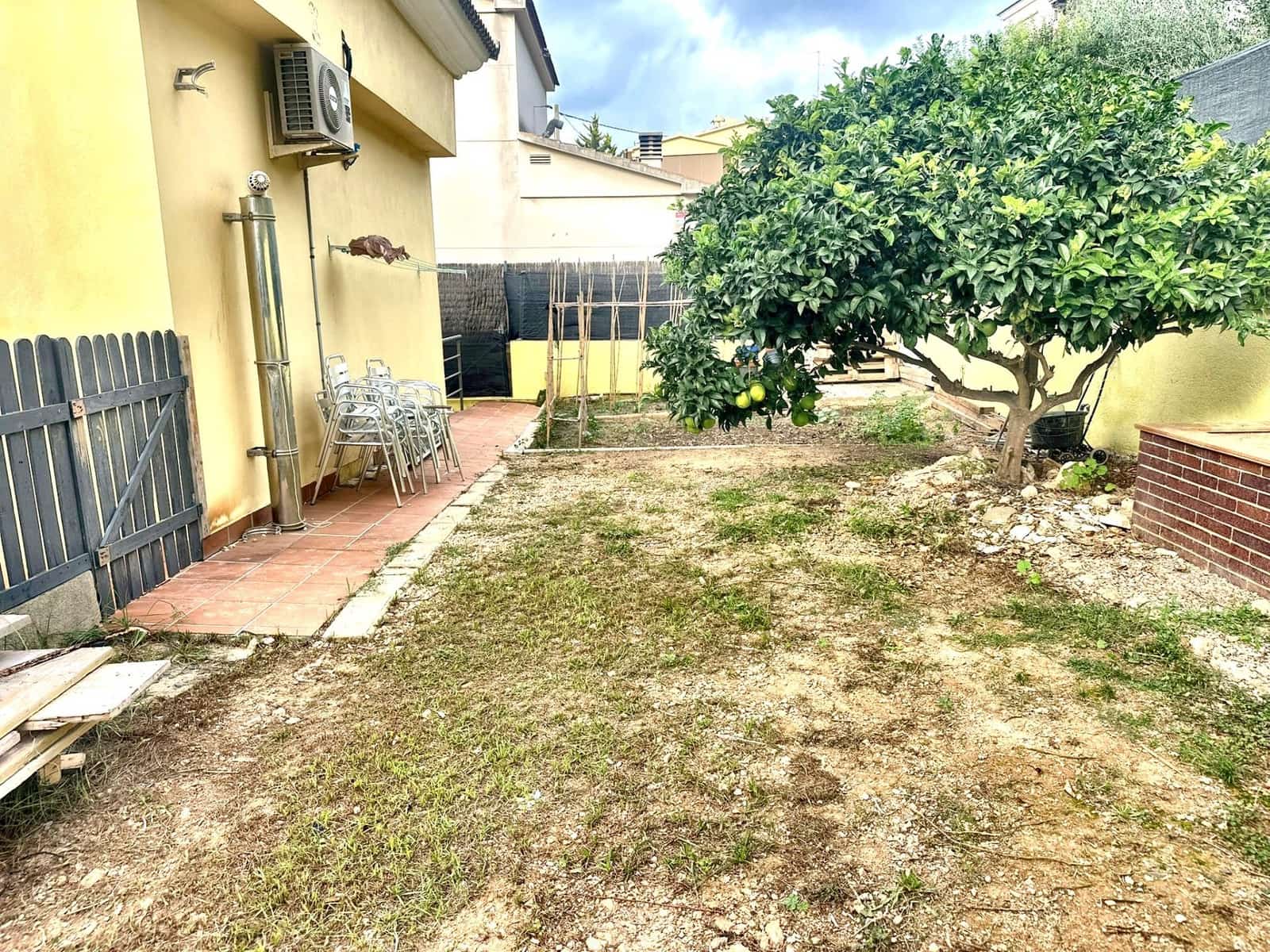 4 bedroom Flat for sale in Segur de Calafell with garage - € 360,000 (Ref: 10168467)