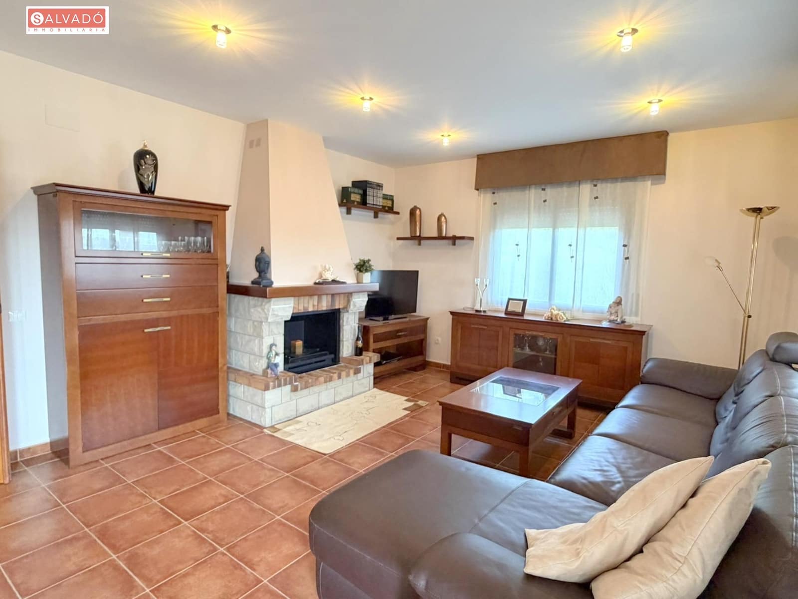 Chalet de 8 habitaciones en Cunit en venta con piscina garaje - 420.000 € (Ref: 10183166)