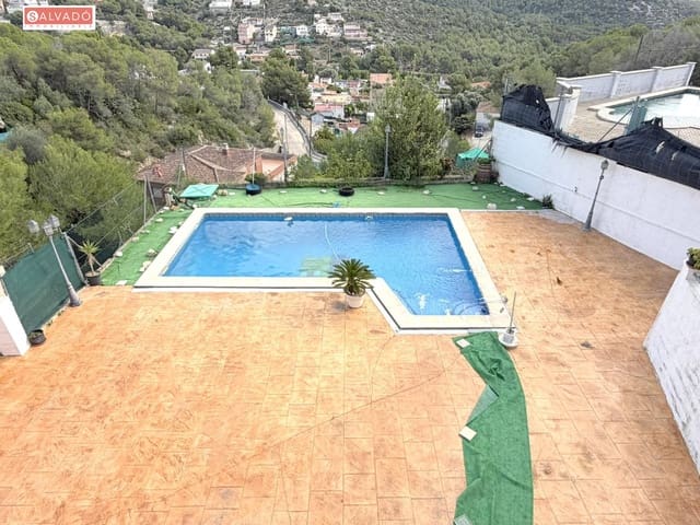 Chalet de 8 habitaciones en Cunit en venta con piscina garaje - 420.000 € (Ref: 10183166)