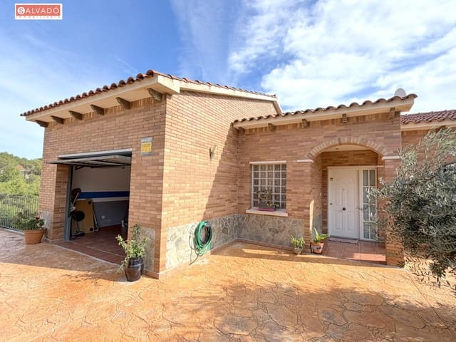 Chalet de 8 habitaciones en Cunit en venta con piscina garaje - 420.000 € (Ref: 10183166)