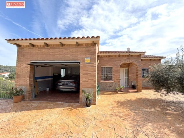 Chalet de 8 habitaciones en Cunit en venta con piscina garaje - 420.000 € (Ref: 10183166)