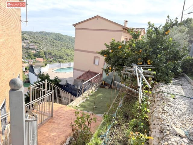 Chalet de 8 habitaciones en Cunit en venta con piscina garaje - 420.000 € (Ref: 10183166)