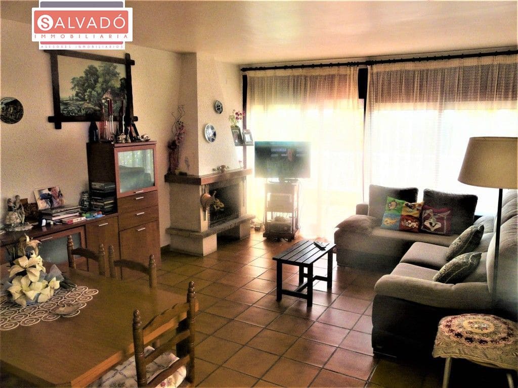 3 soverom Villa til salgs i Albinyana med svømmebasseng garasje - € 199 000 (Ref: 6163453)