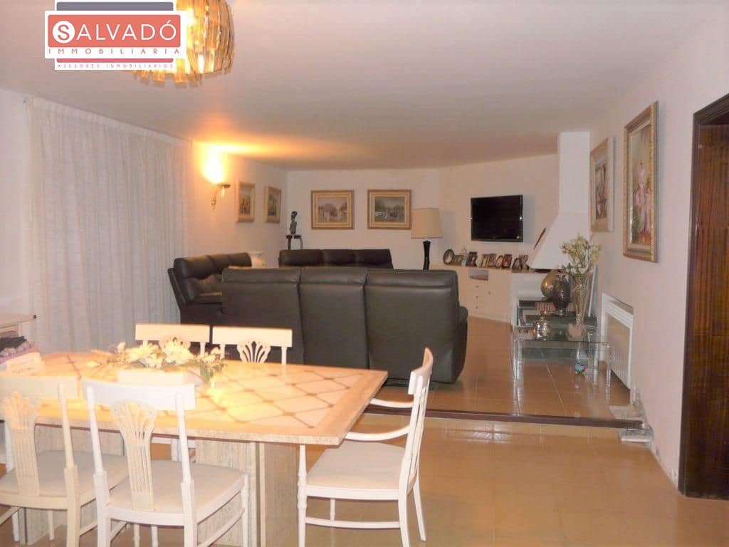 5 slaapkamer Villa te koop in El Vendrell met zwembad garage - € 1.950.000 (Ref: 6163455)
