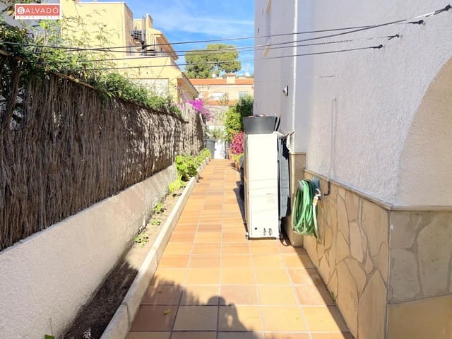 Adosado de 4 habitaciones en Segur de Calafell, Calafell en venta con piscina garaje - 280.000 € (Ref: 7902536)