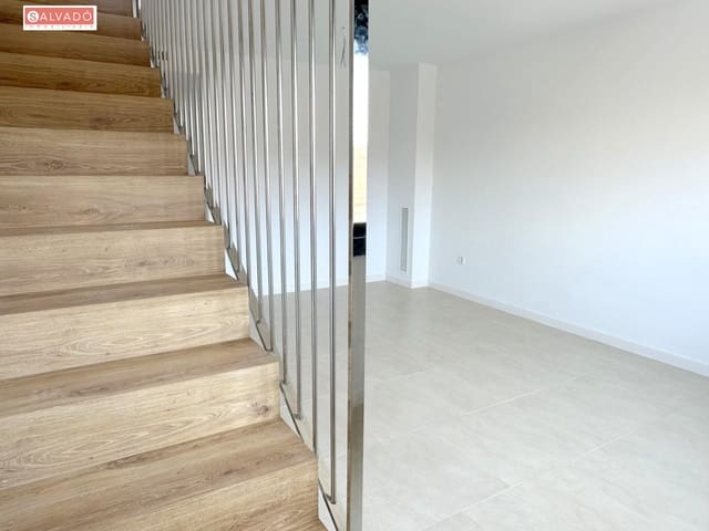 5 bedroom Penthouse for sale in Sant Jaume dels Domenys with garage - € 228,000 (Ref: 8213528)