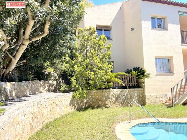 5 makuuhuone Huvila myytävänä paikassa Segur de Calafell, Calafell mukana uima-altaan 
autotalli - 370 000 € (Ref: 8279232)