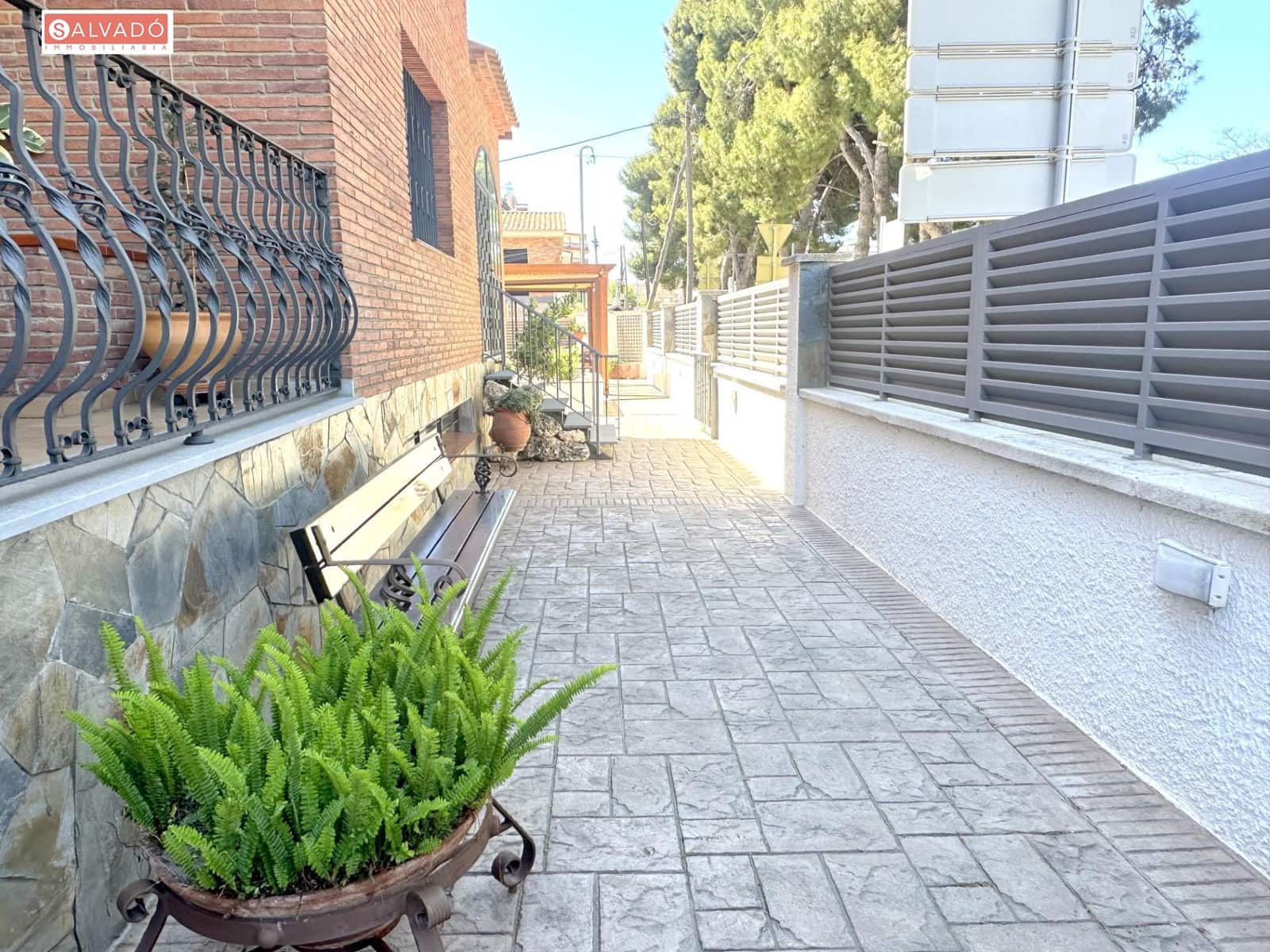 5 soverom Villa til salgs i Calafell med garasje - € 799 000 (Ref: 8290437)