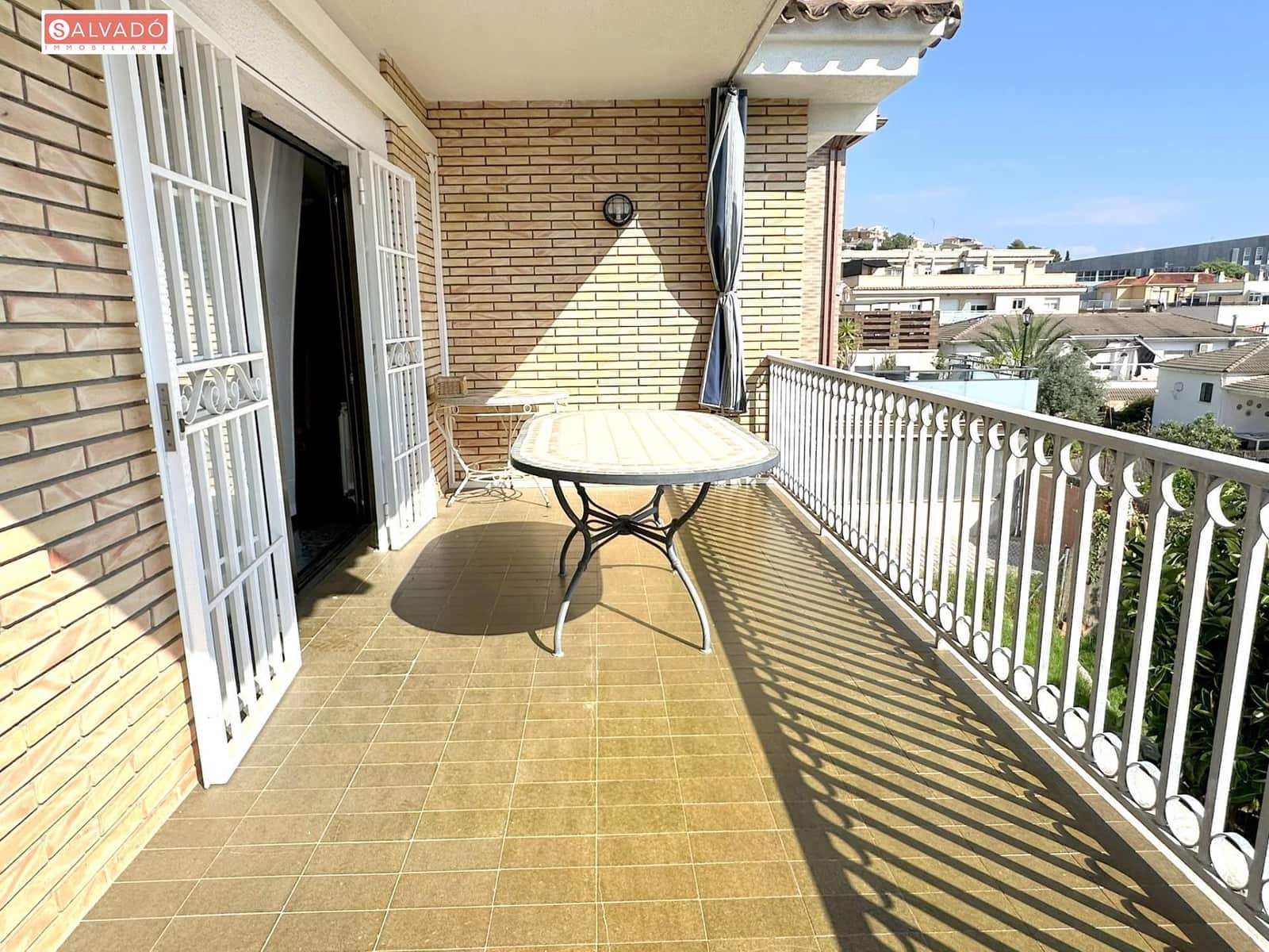 4 chambre Villa/Maison à vendre à Segur de Calafell avec garage - 320 000 € (Ref: 9317836)