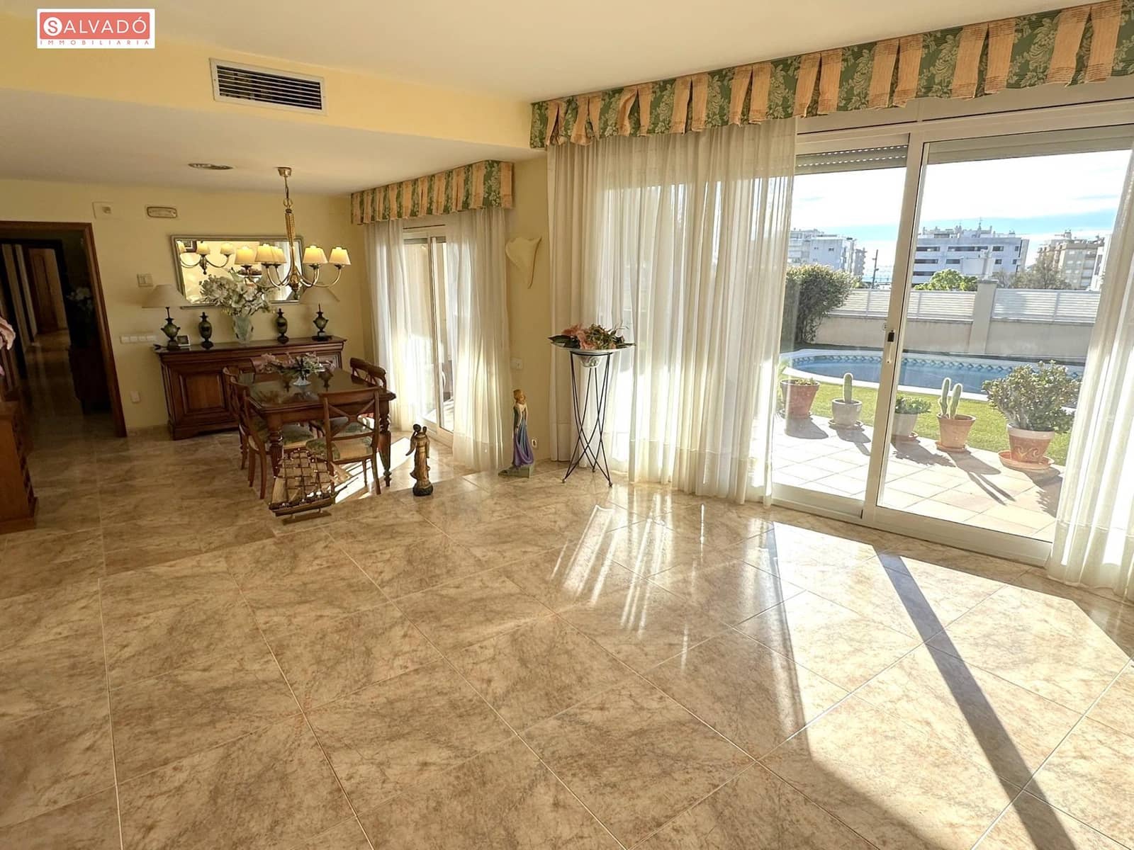 5 sypialnia Willa na sprzedaż w Calafell z basenem garażem - 762 000 € (Ref: 9449161)