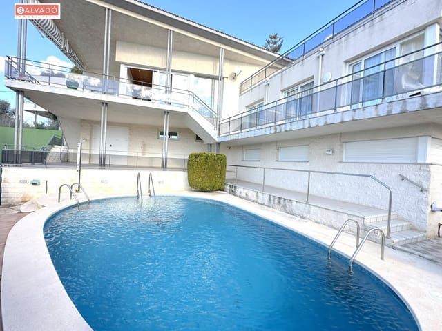 5 soveværelse Villa til salg i Segur de Calafell, Calafell med swimmingpool garage - € 690.000 (Ref: 9530514)