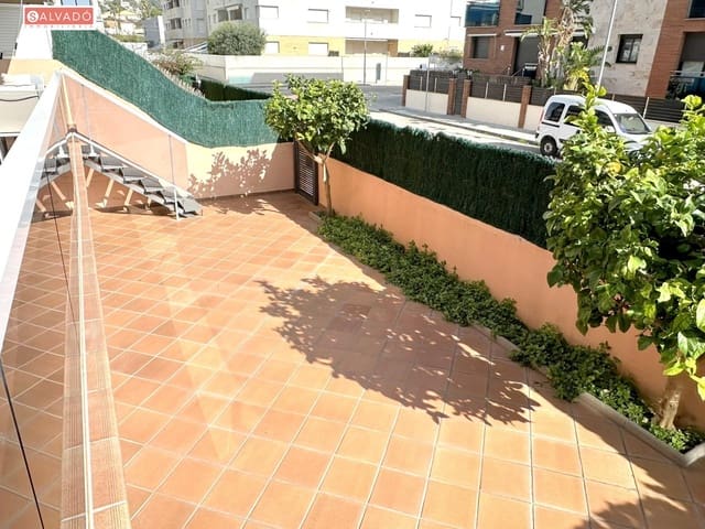 3 sypialnia Apartament do wynajęcia w Calafell z basenem - 1 250 € (Ref: 9648099)