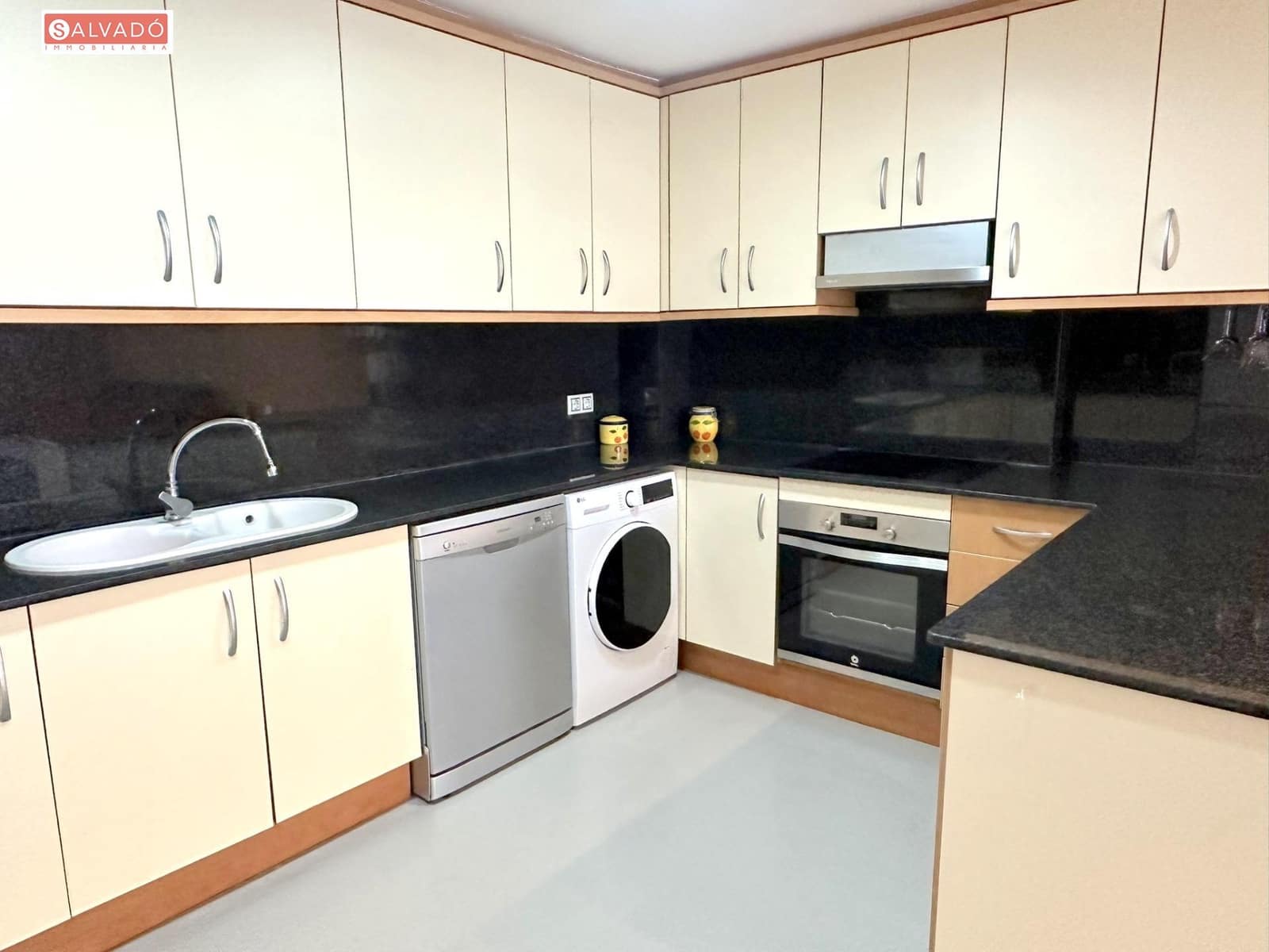 2 bedroom Beach Apartment for sale in Calafell with pool - € 240,000 (Ref: 9701621)